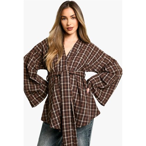 Camicia Premaman a quadri con spalle scoperte e laccetti in vita - boohoo - Modalova