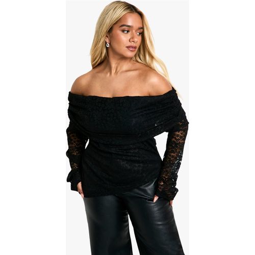 Top Plus Size asimmetrico in pizzo con scollo Bardot - boohoo - Modalova