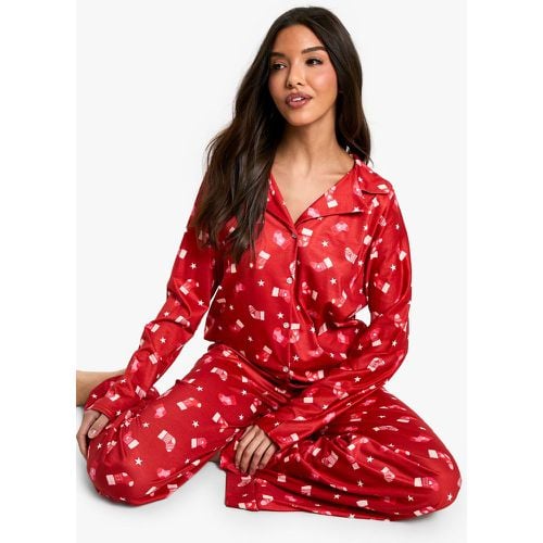 Pijama De Pantalón Largo Y Camisa De Manga Larga Con Estampado De Medias - boohoo - Modalova