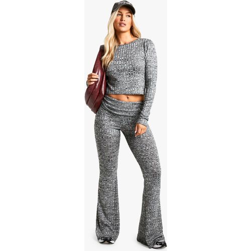 Set crop top a maniche lunghe in mélange a coste & pantaloni a zampa - boohoo - Modalova