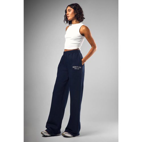 Pantalón Deportivo Tall De Pernera Recta Con Aplique Dsgn Studio - boohoo - Modalova