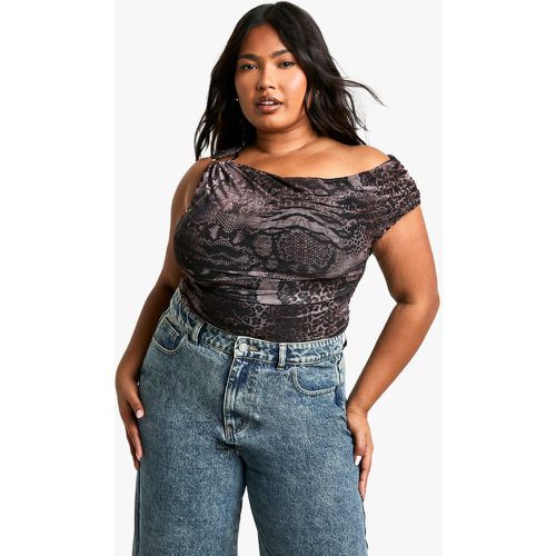 Top Plus Fruncido Asimétrico Con Estampado Abstracto - boohoo - Modalova