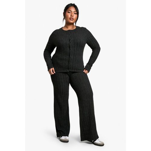 Set Plus Size in maglia a coste morbide con cardigan & pantaloni - boohoo - Modalova