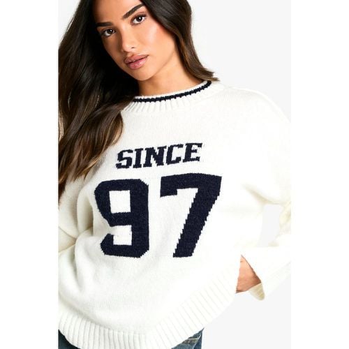 Maglione a girocollo Petite Since 97 in maglia - boohoo - Modalova