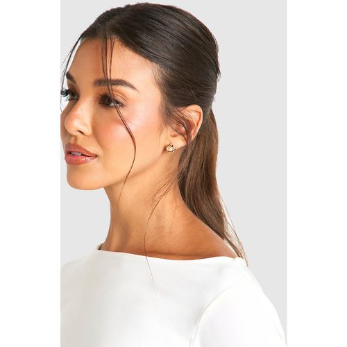 Pearl Detail Stud Earrings - boohoo - Modalova