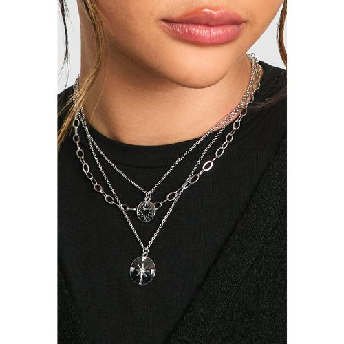 Collana a più fili color argento con pendente circolare - boohoo - Modalova