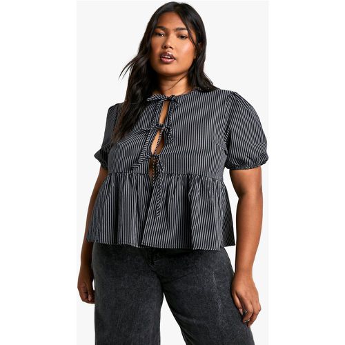 Top Plus Holgado De Rayas Con Atadura Frontal - boohoo - Modalova