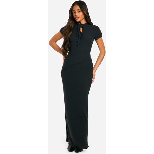 Vestito maxi a maniche corte con laccetti al collo e cut-out - boohoo - Modalova