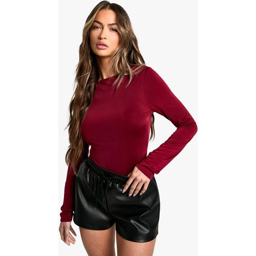 Top a maniche lunghe seducente su due livelli con scollo a barchetta - boohoo - Modalova