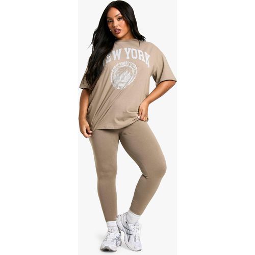 SET PLUS - T-SHIRT OVERSIZE NEW YORK CON GRAFICA GRANDE E LEGGINGS - boohoo - Modalova