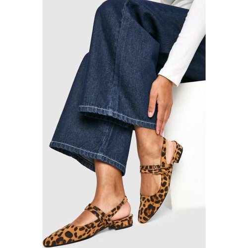 Scarpe slingback leopardate con doppia fascetta - boohoo - Modalova