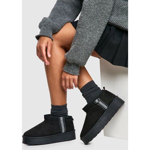 Botas Cómodas Con Plataforma Y Bordado Ultra Mini - boohoo - Modalova