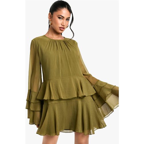 Miniabito in chiffon arricciato con maniche svasate e arricciature - boohoo - Modalova