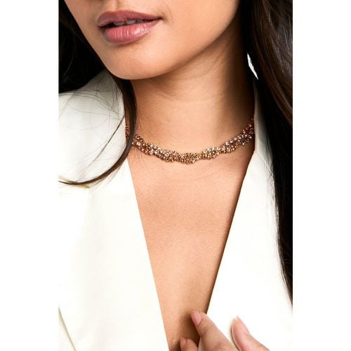 Collana attorcigliata a più fili con strass - boohoo - Modalova