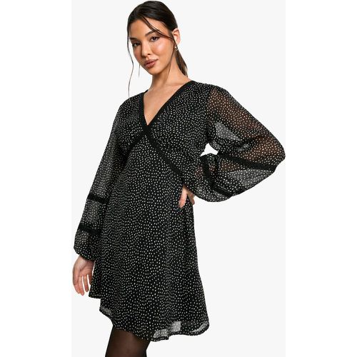 Vestito grembiule in pizzo a pois - boohoo - Modalova