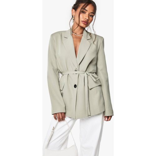 Americana Con Cinturón Y Botones En Contraste - boohoo - Modalova