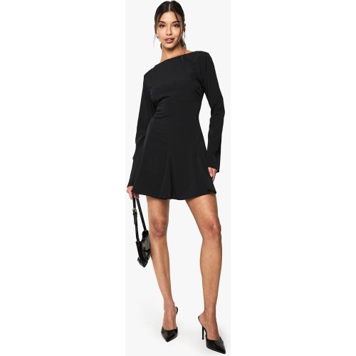 Vestido Mini Texturizado De Manga Larga Con Escote Barco - boohoo - Modalova