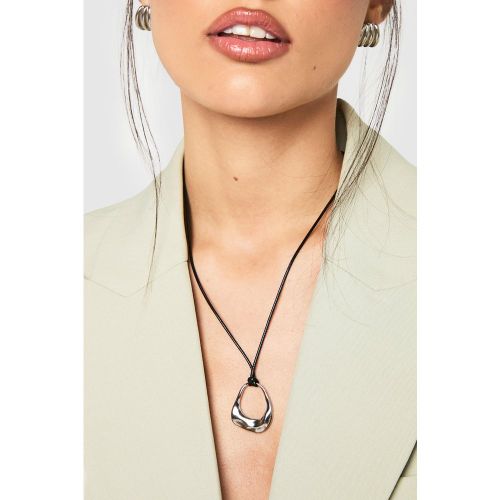 Collar De Plata Fundida Estilo Cordón - boohoo - Modalova