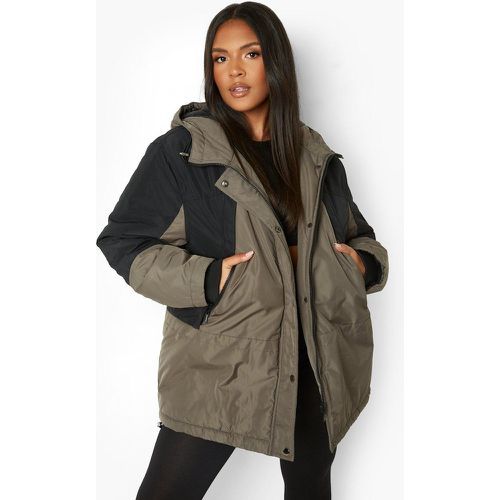 Parka Plus Size con dettagli sulle maniche e cappuccio - boohoo - Modalova