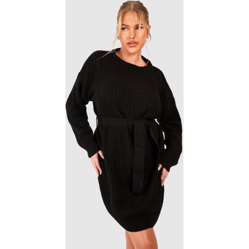 Vestito in maglia Plus Size con trama a nido d'ape e cintura in tessuto - boohoo - Modalova