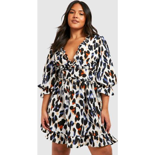 Vestito Skater Plus Size leopardato in raso arricciato - boohoo - Modalova