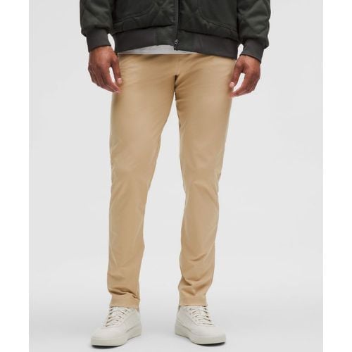 – ABC Hose im Slim Fit mit 5 Taschen Warpstreme für Männer – 76 cm – Khaki – Größe 32 - lululemon - Modalova