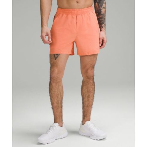 – Pace Breaker Shorts ohne Liner für Männer – 13 cm – Orange – Größe L - lululemon - Modalova