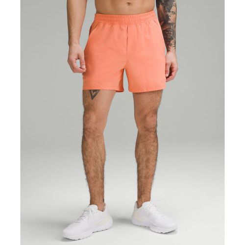 – Pace Breaker Shorts ohne Liner für Männer – 13 cm – Orange – Größe M - lululemon - Modalova