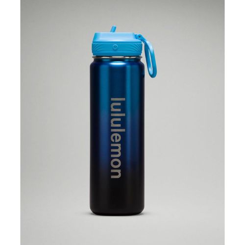 – Back to Life Sportflasche 710 ml Strohhalm-Deckel – Blau - lululemon - Modalova