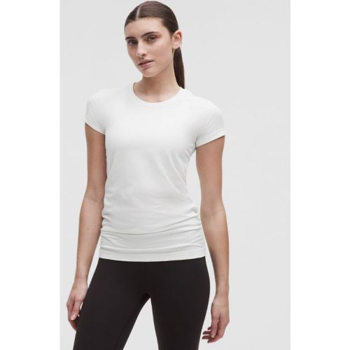 “ Swiftly Tech Kurzarmshirt 2.0 HÃ¼ftlÃ¤nge fÃ¼r Frauen â€“ GrÃ¶ÃŸe 10 in - lululemon - Modalova