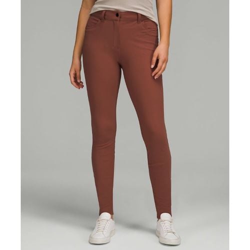 – City Sleek Hose im Slim Fit mit hohem Bund und 5 Taschen Volle Länge für Frauen – Größe 33 - lululemon - Modalova