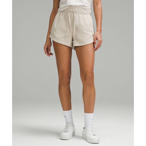 – Inner Glow Shorts mit hohem Bund für Frauen – 8 cm – Khaki – Größe 10 - lululemon - Modalova