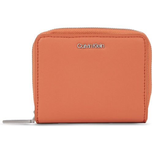 Portafoglio da donna - Ck Must Wallet W/Flap Md K60K607432 Autumn Leaf GAP - Calvin Klein - Modalova