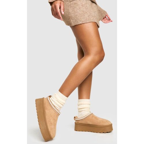 Sandali Mules comodi con zeppa e ricami - boohoo - Modalova