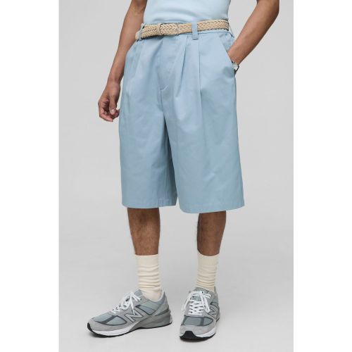 Pantaloncini rilassati con pieghe e vita fissa - boohoo - Modalova