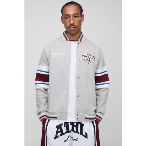 Giacca NY stile Varsity in jersey con cappuccio - boohoo - Modalova