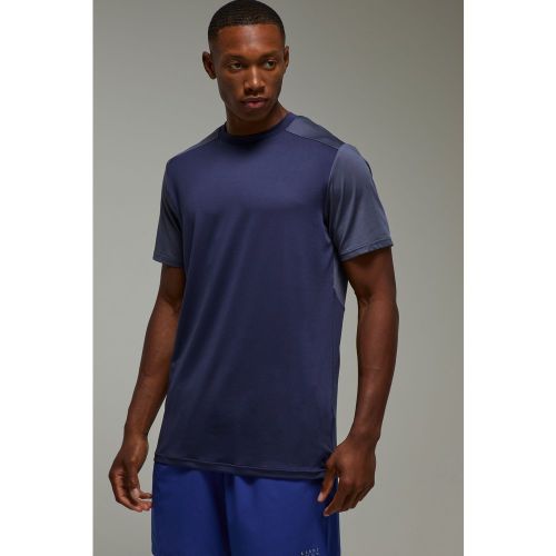 Camiseta Man Active Regular Ligera Para El Gimnasio Con Colores En Bloque - boohoo - Modalova