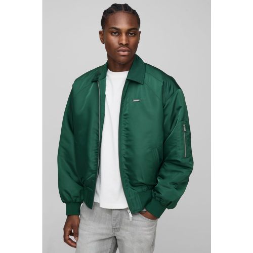 Boxy Fit Satin Look Nylon Collared Bomber Jacket - boohoo - Modalova