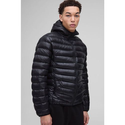 Chaqueta Acolchada Negra Con Capucha Y Brillo Intenso - boohoo - Modalova
