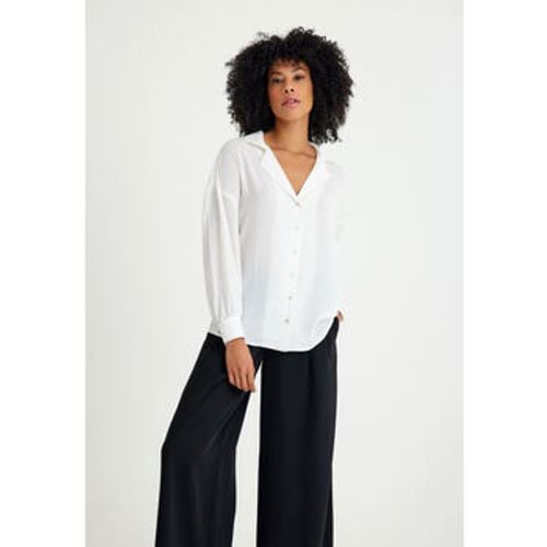 Blusen Spotted V-Neck Shirt - Just Like You - Modalova