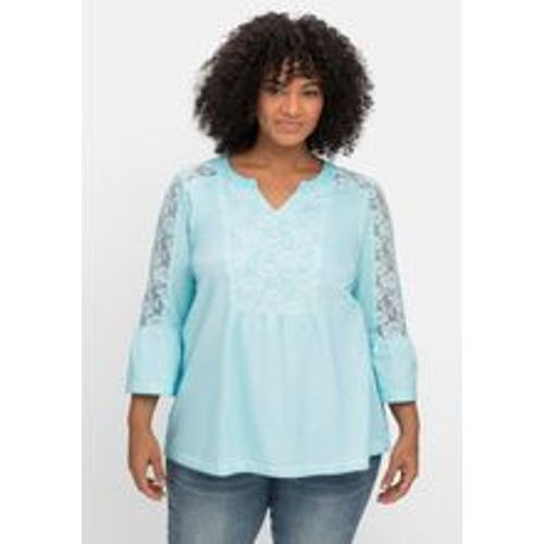 Große Größen: Shirt in Oil-dyed-Waschung, mit floraler Spitze, pastellblau, Gr.56/58 - sheego by Joe Browns - Modalova