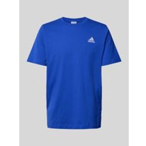 T-Shirt mit Label-Stitching und Rundhalsausschnitt - adidas Sportswear - Modalova