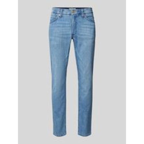 Modern Fit Jeans mit Label-Patch Modell 'CHUCK' - BRAX - Modalova