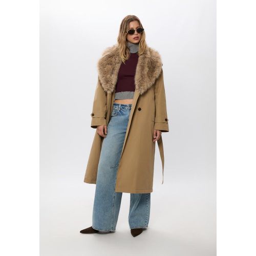 Trench matelassé long détail fausse fourrure XS - Stradivarius - Modalova