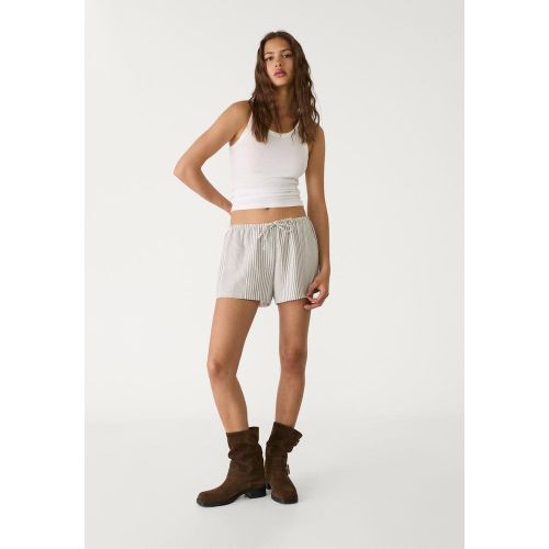 Shorts fluide en lin XS - Stradivarius - Modalova