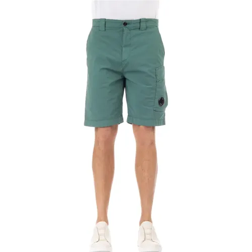 Military-inspired Bermuda Cargo Shorts , male, Sizes: M, L - C.P. Company - Modalova