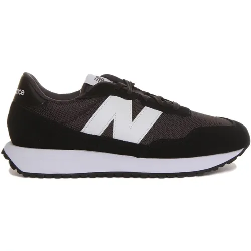 Casual Sneakers Retro Look Modern Styling , male, Sizes: 7 1/2 UK, 8 1/2 UK, 8 UK, 6 1/2 UK, 9 UK - New Balance - Modalova