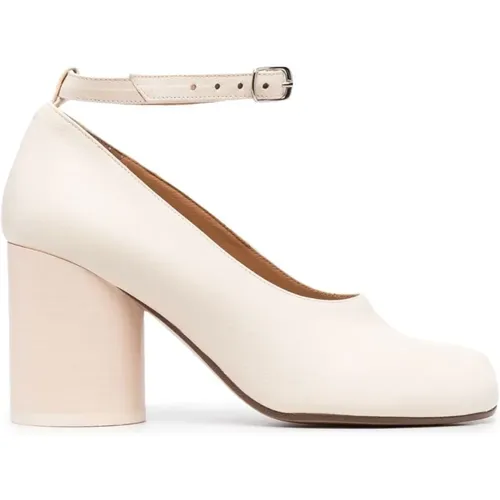 Luxurious Tabi Pumps Elevate Style , female, Sizes: 4 1/2 UK - Maison Margiela - Modalova