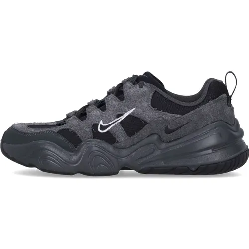 Anthracite Low Sneaker with Swoosh Logo , male, Sizes: 6 UK, 12 UK, 9 UK - Nike - Modalova