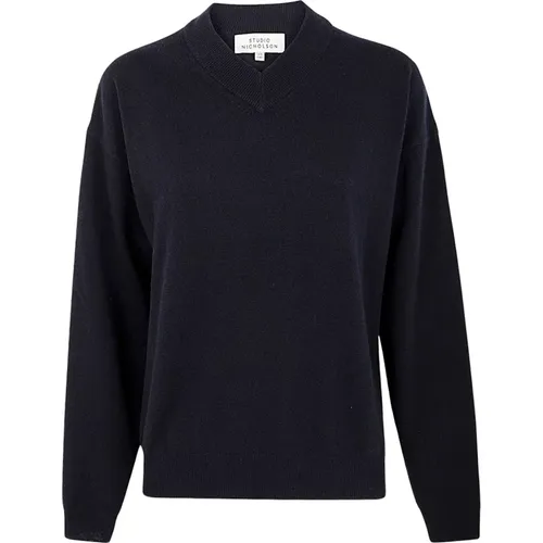 Darkest Navy V-Neck Sweater , female, Sizes: XS, M - Studio Nicholson - Modalova